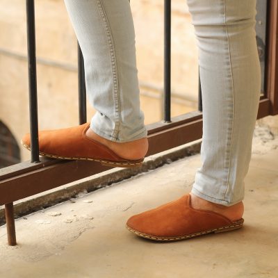 El Yapımı Barefoot Yalınayak Erkek Deri Parçalı Terlik, Hardal Nubuk