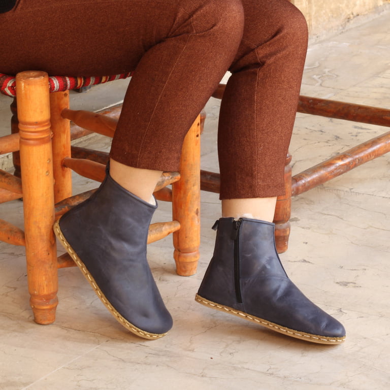 El Yapımı Barefoot Yalınayak Kadın Deri Fermuarlı İçi Kürklü Kadın Kısa Bot, Lacivert - Görsel 3