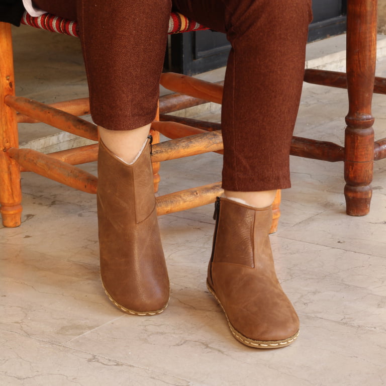 El Yapımı Barefoot Yalınayak Kadın Deri Fermuarlı İçi Kürklü Kadın Kısa Bot, Mat Kahve - Görsel 2