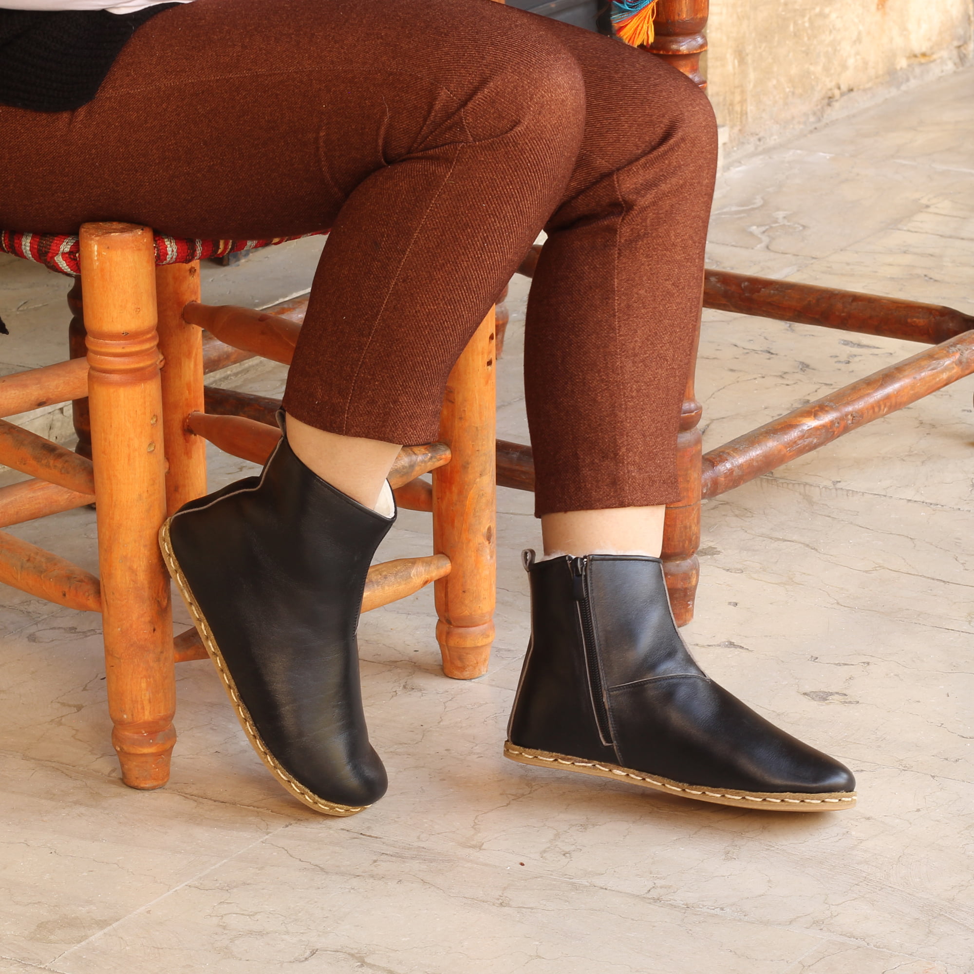 6 El Yapımı Barefoot Yalınayak Kadın Deri Fermuarlı İçi Kürklü Kadın Kısa Bot, Siyah - Görsel 1