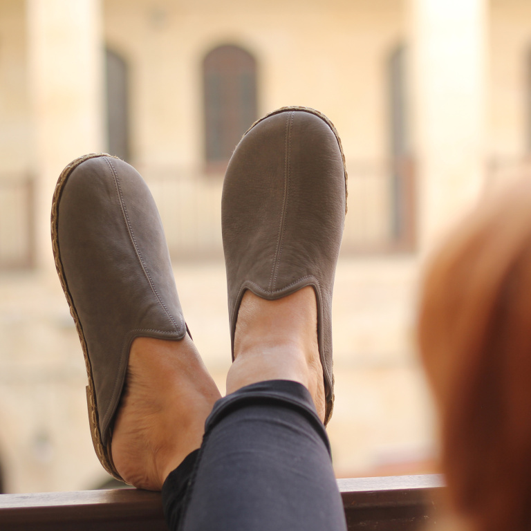 El Yapımı Barefoot Yalınayak Erkek Deri Parçalı Terlik, Gri Nubuk - Görsel 5