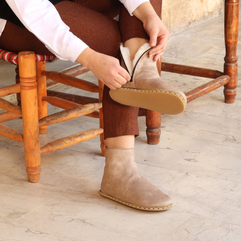 El Yapımı Barefoot Yalınayak Kadın Deri Fermuarlı İçi Kürklü Kadın Kısa Bot, Bej - Görsel 2