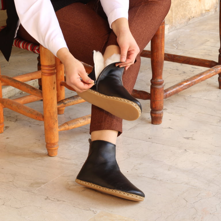 El Yapımı Barefoot Yalınayak Kadın Deri Fermuarlı İçi Kürklü Kadın Kısa Bot, Siyah - Görsel 2
